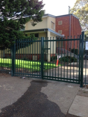 Commercial automatic swing gate spear top Sydney